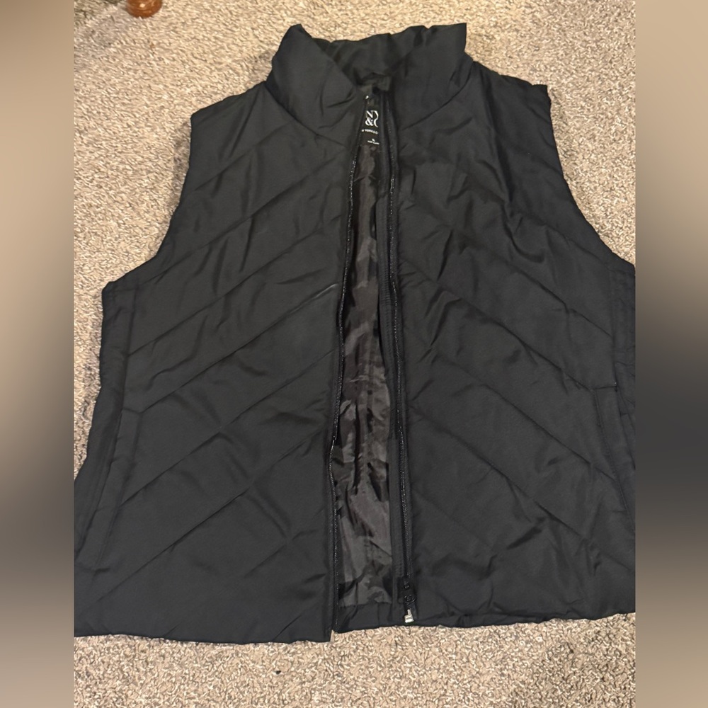 NY & co puffer vest